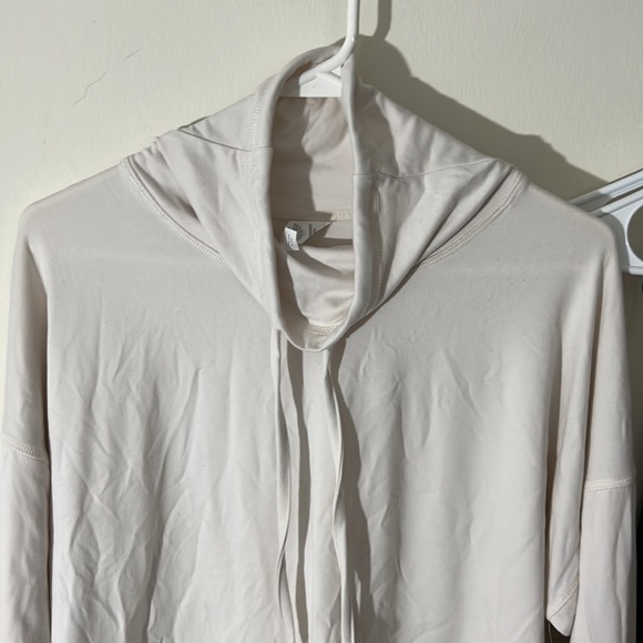 Marika Activewear - beige long sleeve slightly cropped top - Picture 6 of 10